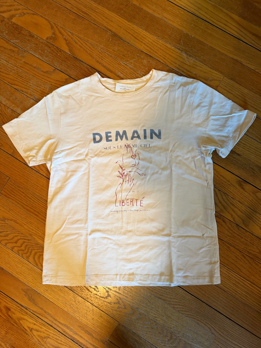 **RARE**Sezane White Short Sleeve Tee with Pink Graphic